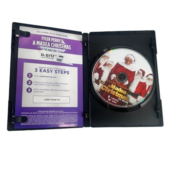 Tyler Perry’s “A Madea Christmas” The Movie Good Used Condition No Scratches - Picture 2 of 4
